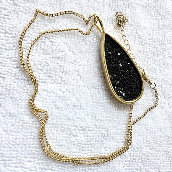 NECKLACE - black teardrop medallion - slight sparkle - Picture 6 of 6